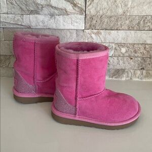 Brand new! $120 UGG Girl's Classic II Glitz Wool Lined Boots Wild Berry 10